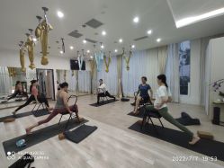 -一伽瑜伽·普拉提