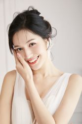 点击看大图 -挪娅婚纱摄影皇家会所
