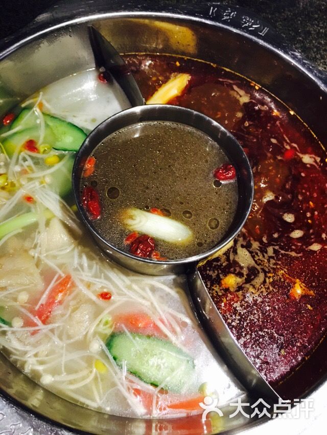 重庆德庄火锅直营店(永旺梦乐城工业园店)三味锅底图片 - 第1张