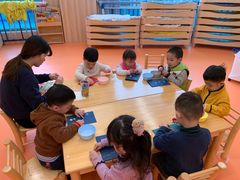 -小门牙好性格托育(北外滩中心)