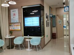 -维乐口腔(美维云门诊陆家嘴店)