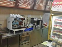 -红宝石·鲜奶小方·海派西点房(南丹店)