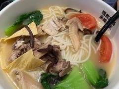 -蒙自源米线大王(东站店)