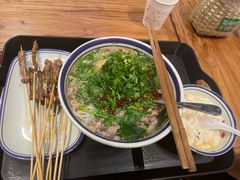 -云阿蛮云南生烫牛肉米线(奉贤路店)