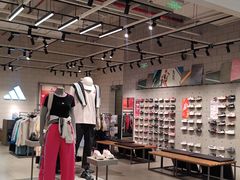 -百盛(万象城店)