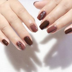 -Pink You美甲洗眉纹绣定制中心