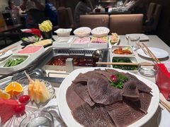 -海底捞火锅鲜切牛肉主题店(长寿路店)