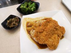 黄金咖喱猪扒饭-东方既白(上海浦东国际机场)