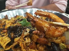 -愉肴麻辣香锅(中山路店)