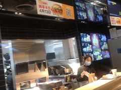 -麦当劳(中山公园龙之梦店)