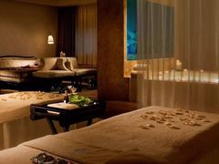 -广州富力丽思卡尔顿酒店