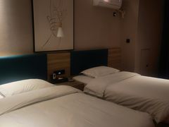 -墨客悦庭酒店(长沙麓谷涉外经济学院店)