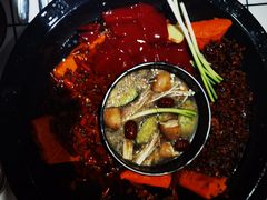 -扎起市井老火锅(乐山总店)