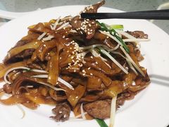 干炒牛河-大头力茶餐厅(花都融创茂店)