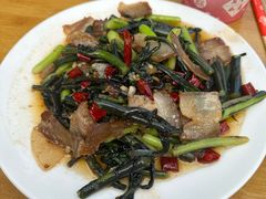 腊肉炒菜苔-胖子川香