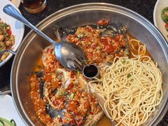 -鱼鲜饭香·招牌汽锅剁椒鱼头王