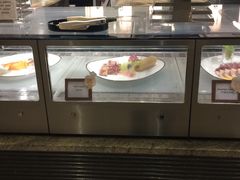 面包甜点陈列柜-白天鹅宾馆·流浮阁咖啡厅