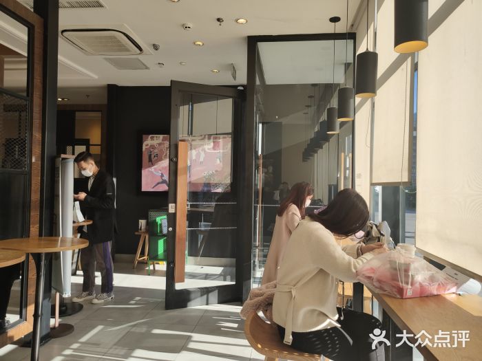 星巴克臻选(威海威高广场店)图片