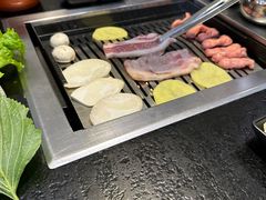 -臻牛烤肉