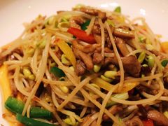 彩椒黄豆芽炒鸭丝-中山保利艾美酒店-乐美中餐厅