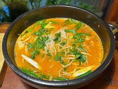 -银米·云南传统过桥米线(双廊黑金冠店)