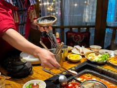 -老牌坊云南鱼豆花火锅(爱建店)