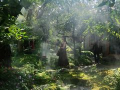 -Chom Cafe and Restaurant