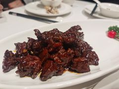 越式牛仔粒-新吉士·上海菜(浦东LCM置汇旭辉店)