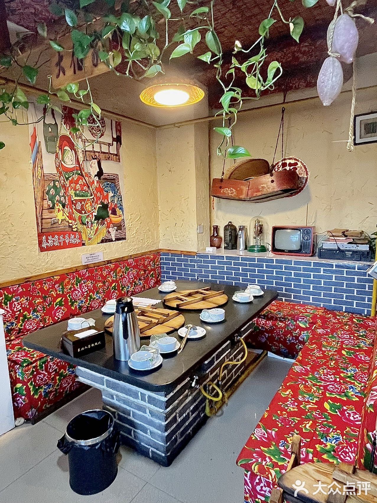 长白山保护开发区池北区白山街三江源宾馆楼下