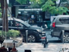 -You’ll see coffee 咖啡