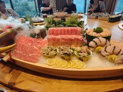 -茅草房·河畔园林火锅