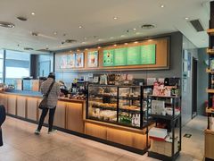 大堂-星巴克(青岛火车北站候车大厅店)