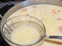 -尚尚仙·酸汤猪手·猪肚鸡火锅(华联万柳购物中心店)