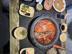 -宽板凳老灶火锅(台湾街店)