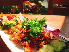 -Chom Cafe and Restaurant