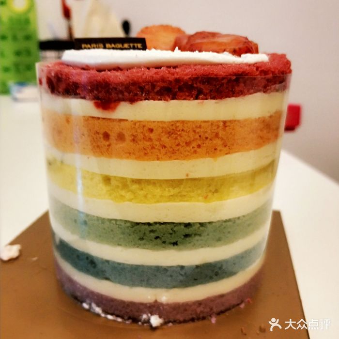巴黎贝甜彩虹蛋糕图片