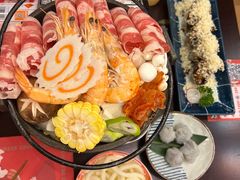 豪华海鲜肥牛泡菜锅-仙隐小鹿中華の日料(荣民龙首广场店)