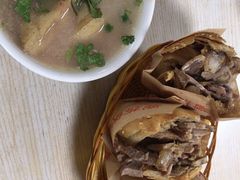 -洪峰浩老北京烧饼夹肉(角门路店)