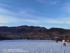 -济南卧虎山滑雪场