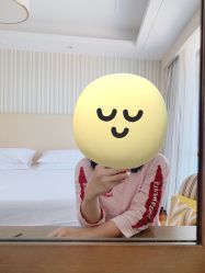 没其他照片只有这张镜子反射照能看到主卧大致环境-和伊母婴护理中心·全套房(金山店)