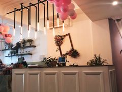-FLOVIE FLORIST CAFE