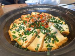 砂锅韭鲜豆腐-屋里饭菜·湘菜馆(火车站店)