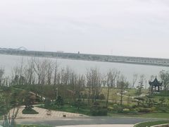 -上海滴水湖皇冠假日酒店