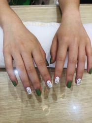 -进巍美甲美睫店