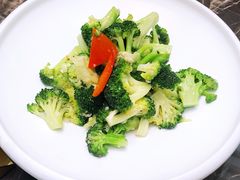 清炒西兰花-南京悦客假日酒店