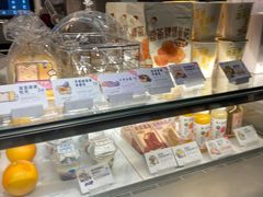 面包甜点陈列柜-喜茶(中山利和新地店)