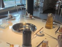 -茅草房·河畔园林火锅