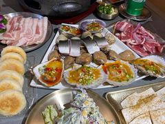 -围炉肉舍•炭烤活鳗•丹东海鲜烤肉(步行街店)