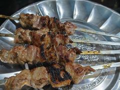 -烤肉小伙烤肉店