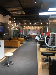 -FRIDAY星期五专业美发沙龙